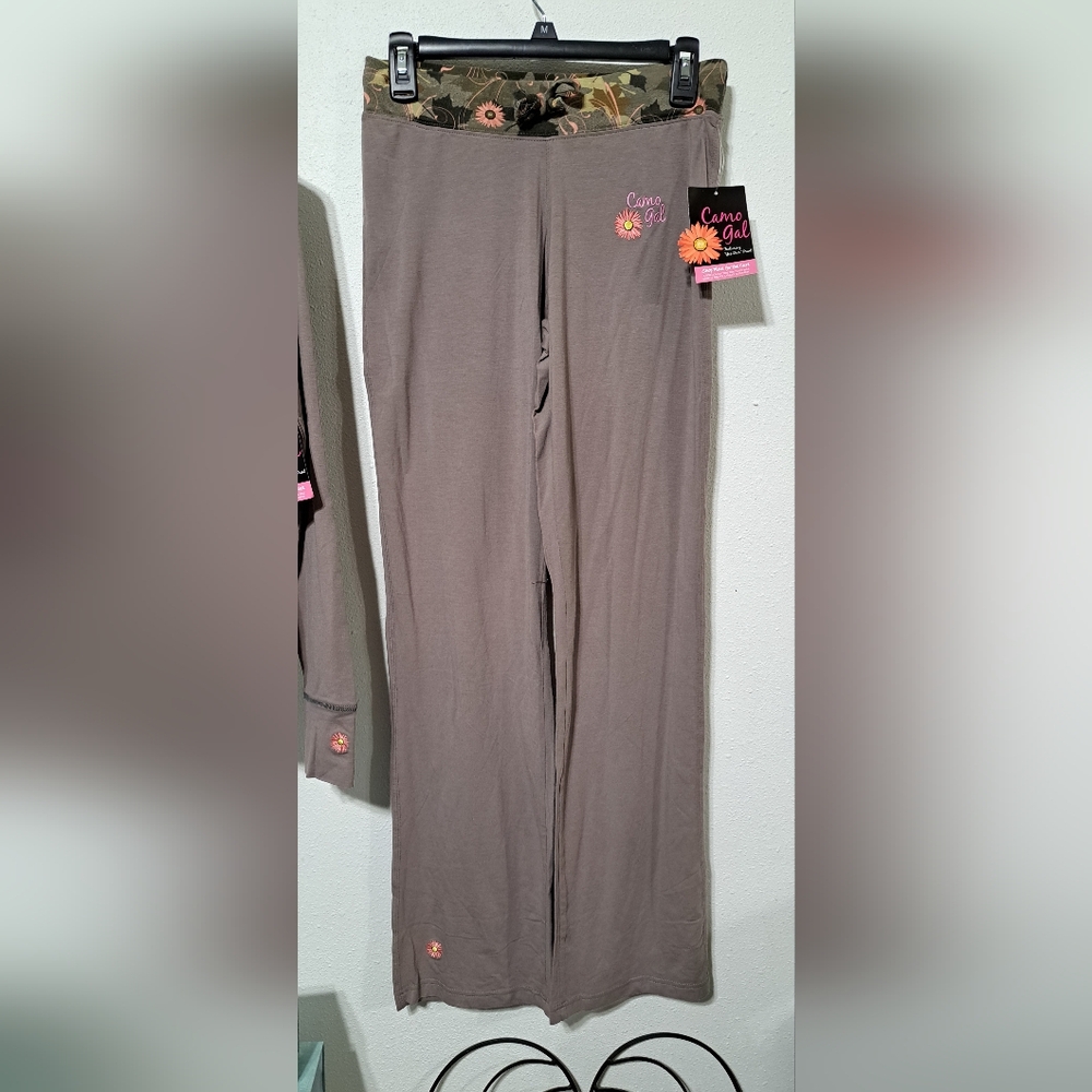 Camo Gal yoga pants n jacket, All 3 pieces for $23 sz. sm - Picture 5 of 11